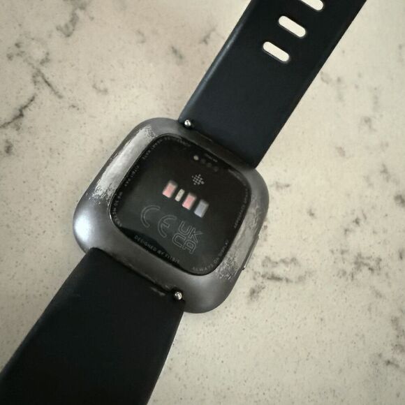 Fitbit Versa 2 Health & Fitness Smartwatch Black/Carbon Aluminum w/ Charger USED - Picture 4 of 4